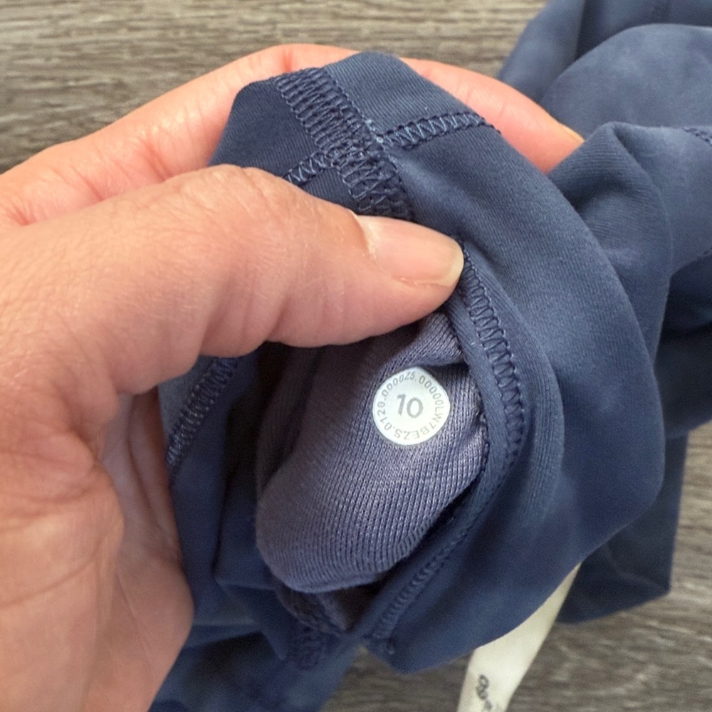 lululemon Navy Tie-Dye Bike Shorts 6” Diamond Dye 10 - Picture 4 of 6